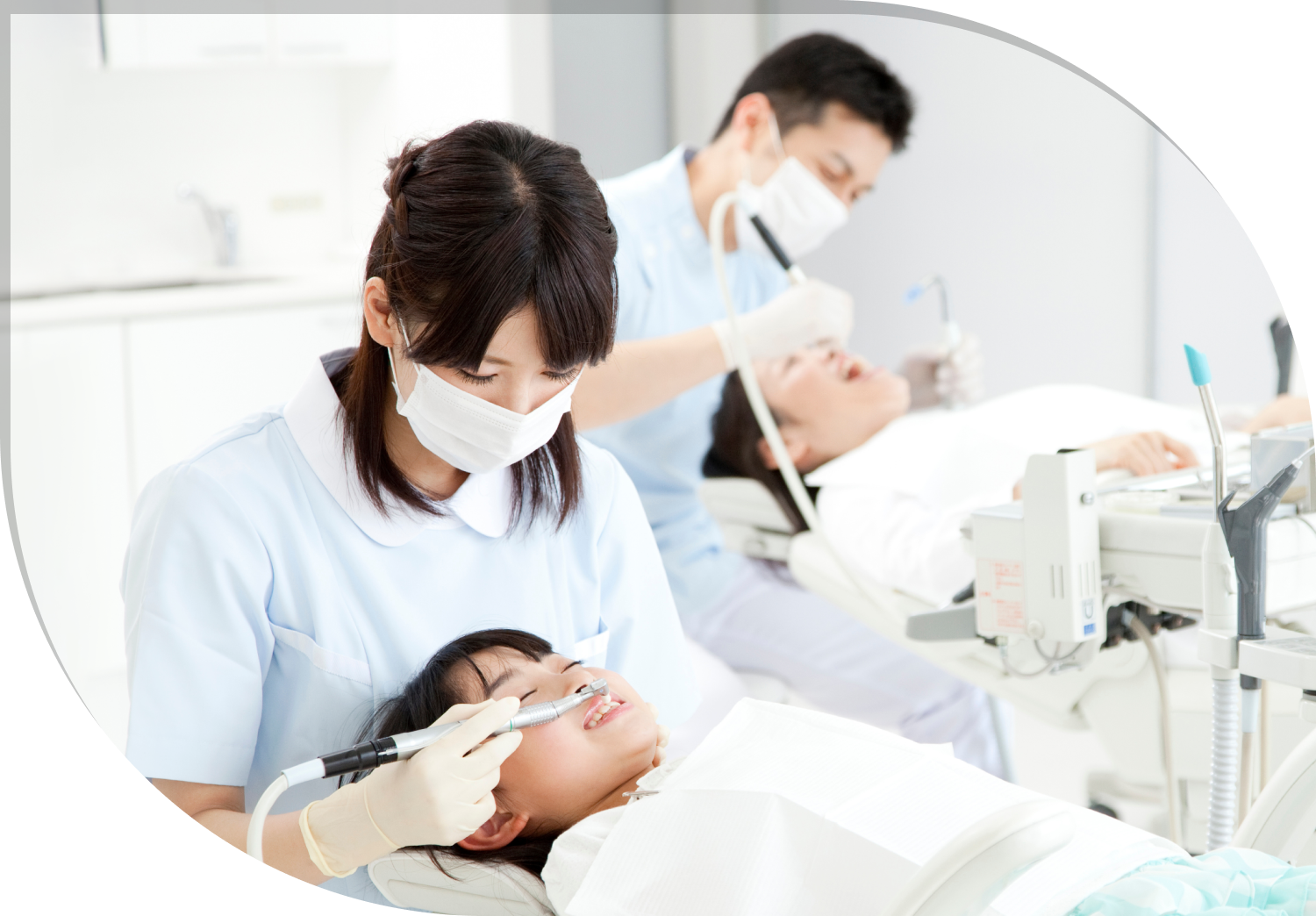 新しい設備と、積み重ねてきた経験を生かして。患者さまのお気持ちに寄り添い、納得して受けられる治療をご提供します。